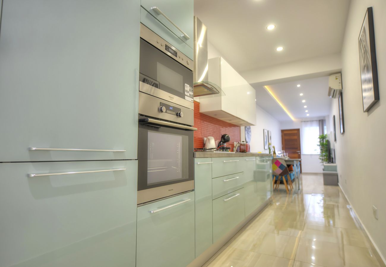 Apartamento en St Julian's - Modern and bright 2bedroom with terrace SARD1-1