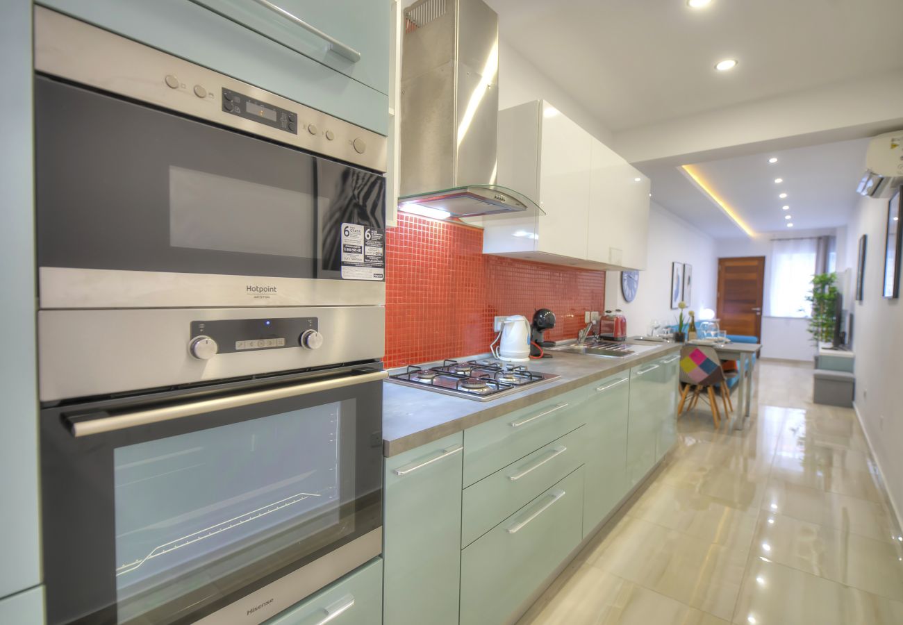 Apartamento en St Julian's - Modern and bright 2bedroom with terrace SARD1-1