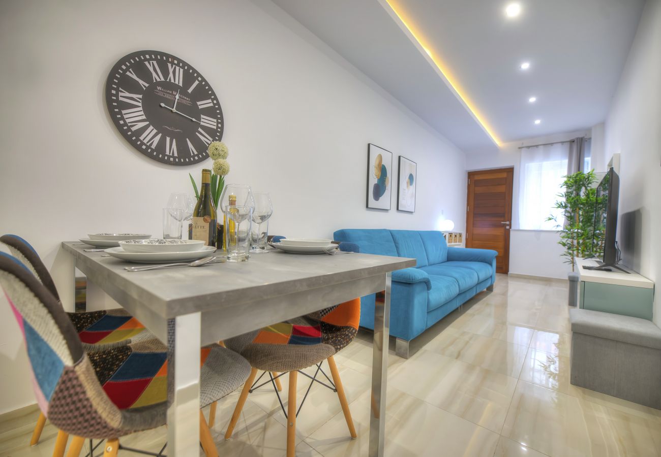 Apartamento en St Julian's - Modern and bright 2bedroom with terrace SARD1-1