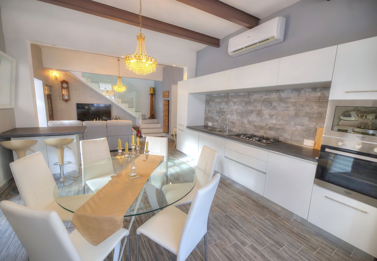 Casa en Sliema - Spectacular spacious house with sun terrace ILJU1-1