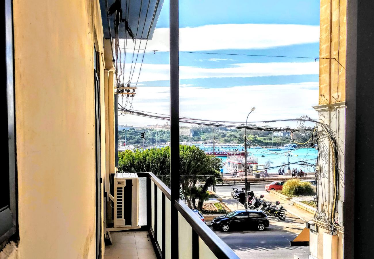 Apartamento en Sliema - Enormous 3bedroom seafront with balcony PDEH1-1