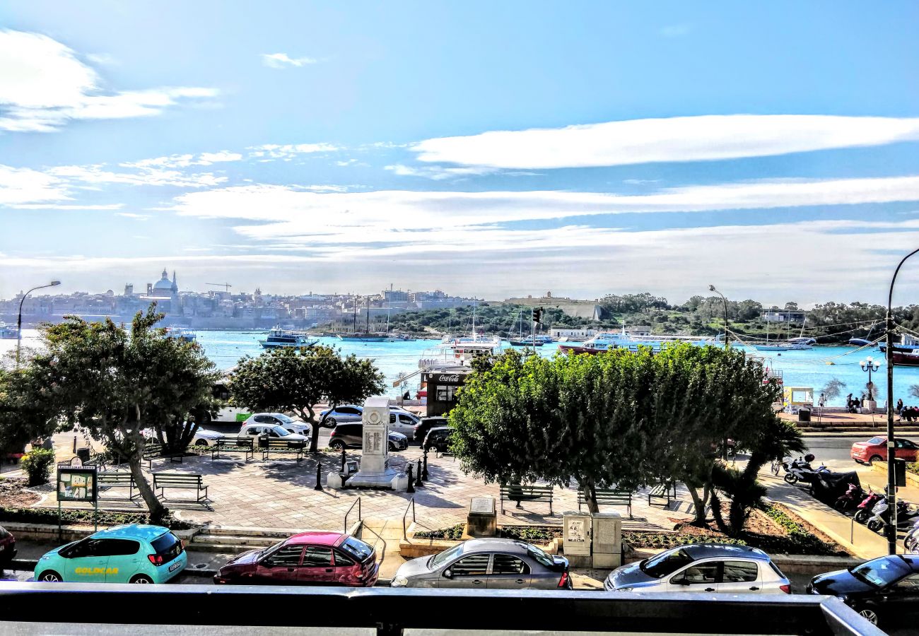 Apartamento en Sliema - Enormous 3bedroom seafront with balcony PDEH1-1