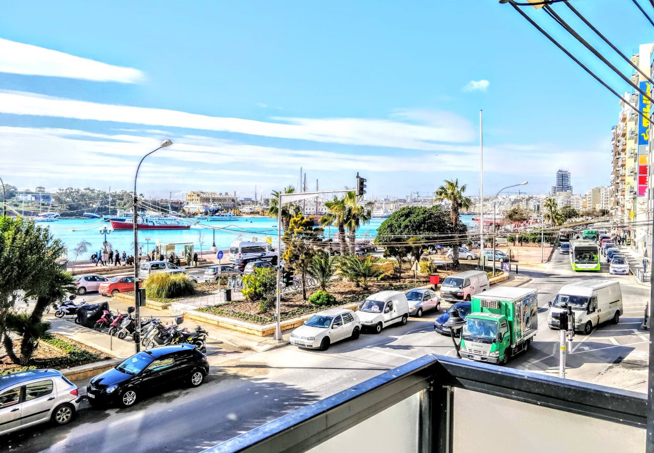 Apartamento en Sliema - Enormous 3bedroom seafront with balcony PDEH1-1