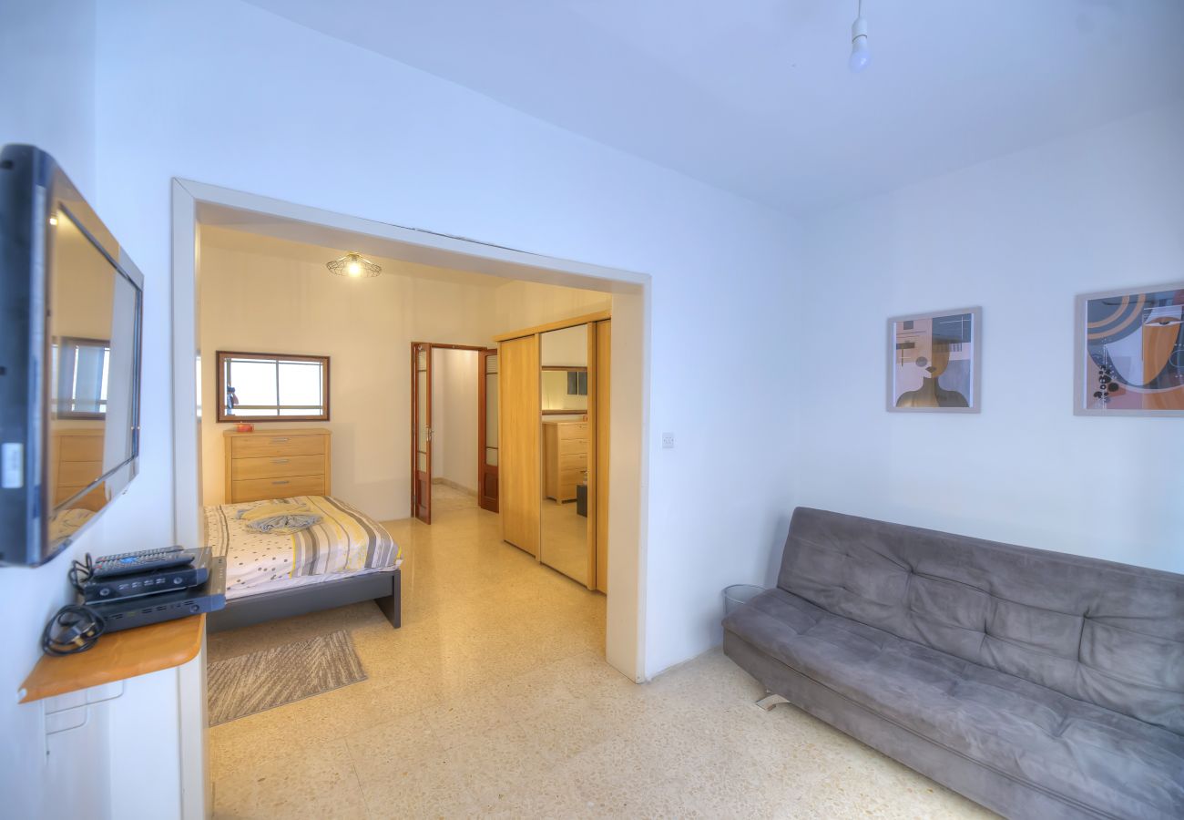 Apartamento en Sliema - Enormous 3bedroom seafront with balcony PDEH1-1
