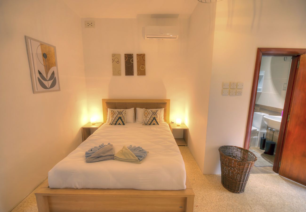 Apartamento en Sliema - Enormous 3bedroom seafront with balcony PDEH1-1