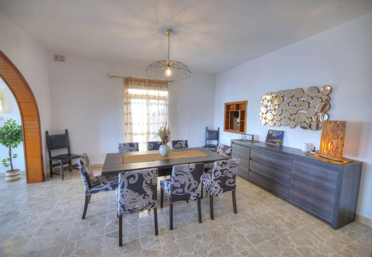 Apartamento en Sliema - Enormous 3bedroom seafront with balcony PDEH1-1