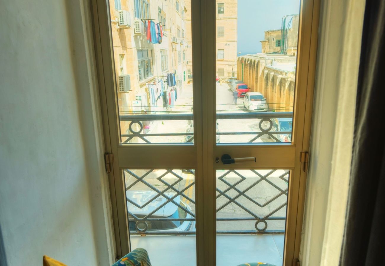 Apartamento en Valletta - Cozy flat 2 mins walk swim beach in Valletta MCRI1-1