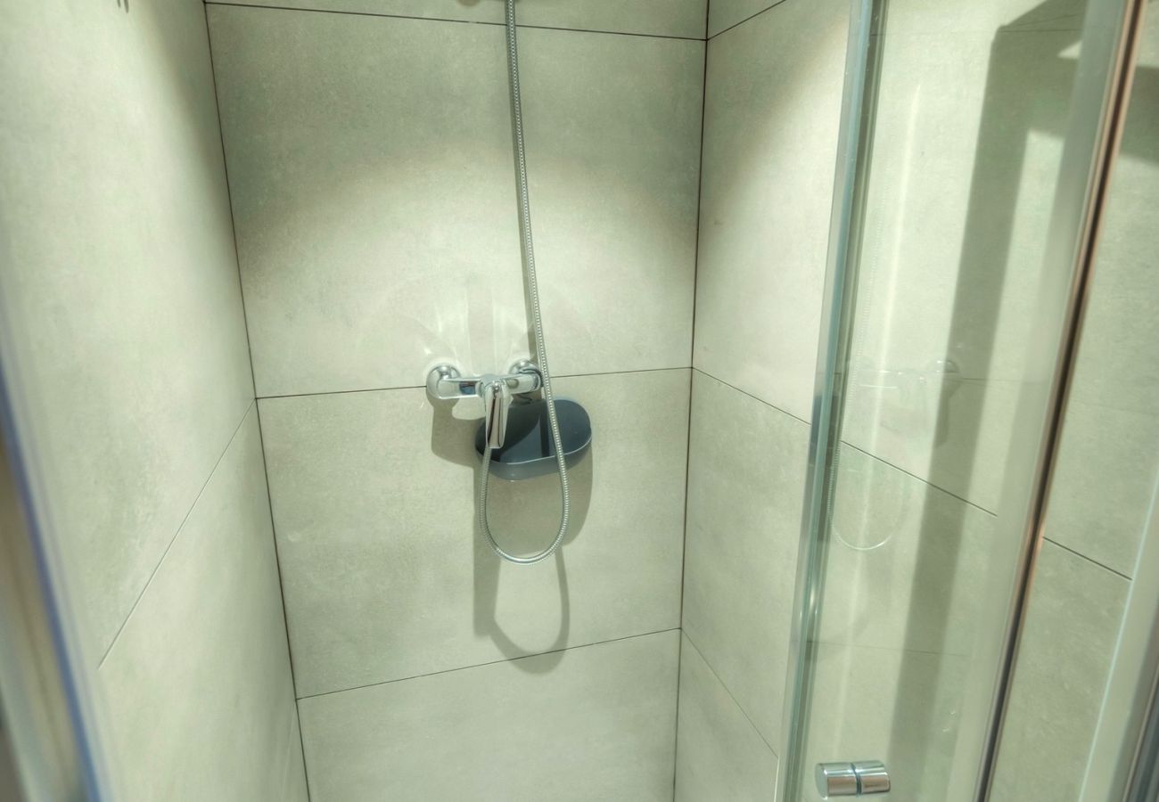 Apartamento en Valletta - Cozy flat 2 mins walk swim beach in Valletta MCRI1-1
