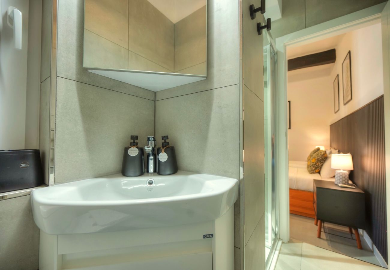Apartamento en Valletta - Cozy flat 2 mins walk swim beach in Valletta MCRI1-1