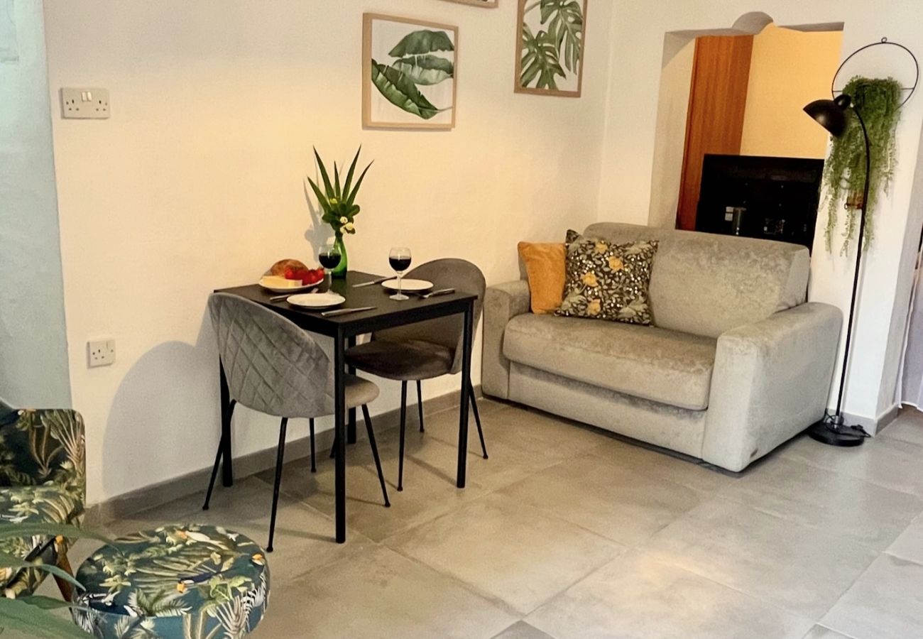 Apartamento en Valletta - Cozy flat 2 mins walk swim beach in Valletta MCRI1-1
