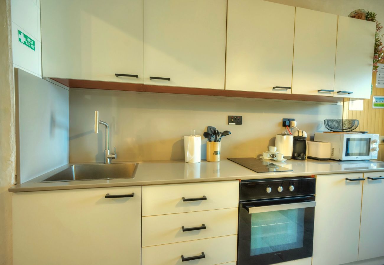 Apartamento en Valletta - Cozy flat 2 mins walk swim beach in Valletta MCRI1-1