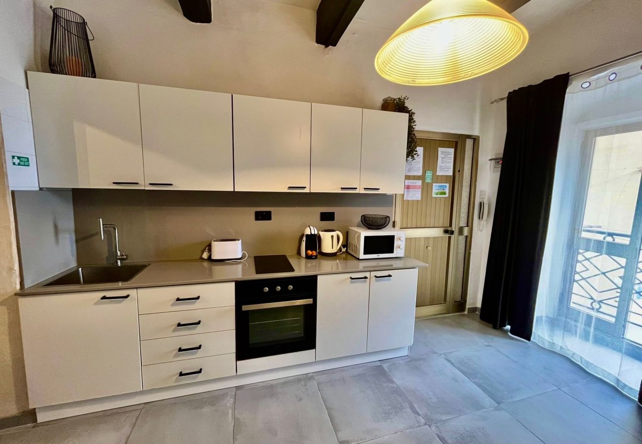 Apartamento en Valletta - Cozy flat 2 mins walk swim beach in Valletta MCRI1-1