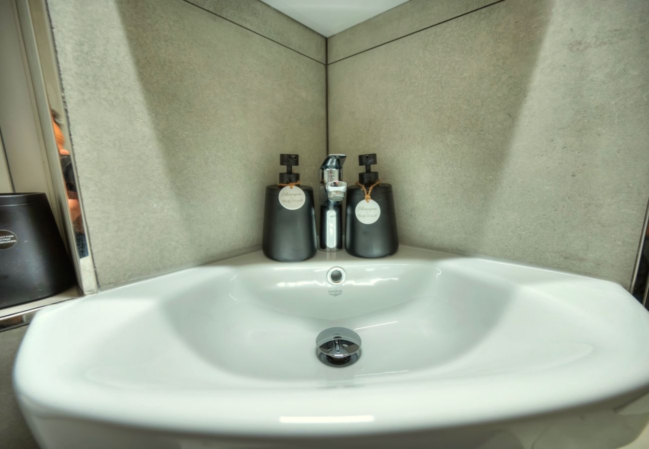Apartamento en Valletta - Cozy flat 2 mins walk swim beach in Valletta MCRI1-1