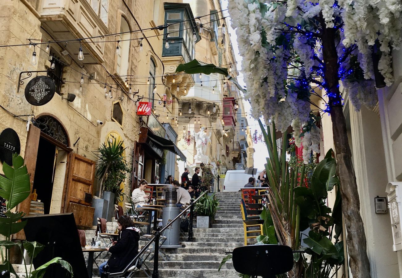 Apartamento en Valletta - Cozy flat 2 mins walk swim beach in Valletta MCRI1-1