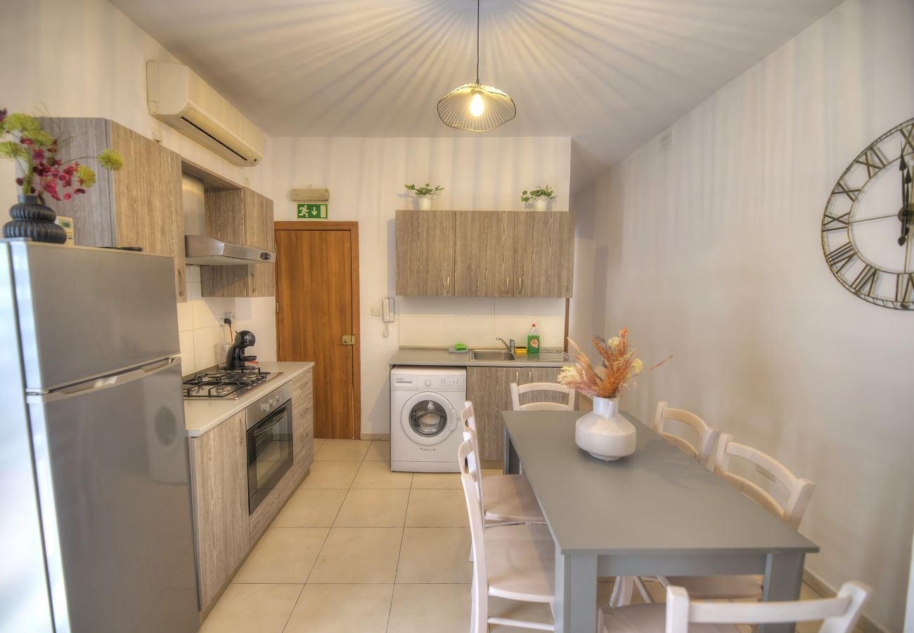 Apartamento en St Julian's - 2bedroom with large terrace in Paceville JPOR1-1