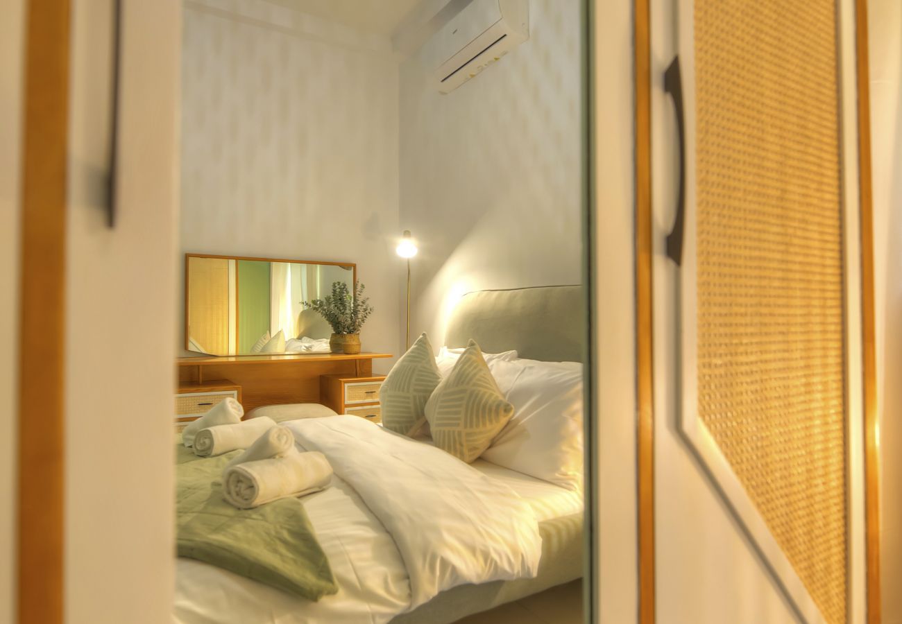 Apartamento en Sliema - Beautifully furnished seafront 4 bedrooms GOSLM4