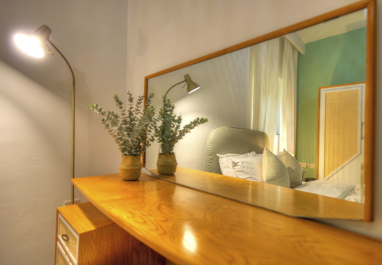 Apartamento en Sliema - Beautifully furnished seafront 4 bedrooms GOSLM4