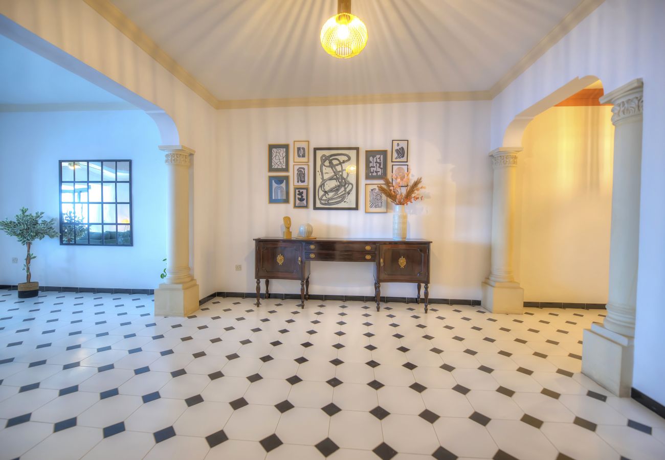 Apartamento en Sliema - Beautifully furnished seafront 4 bedrooms GOSLM4