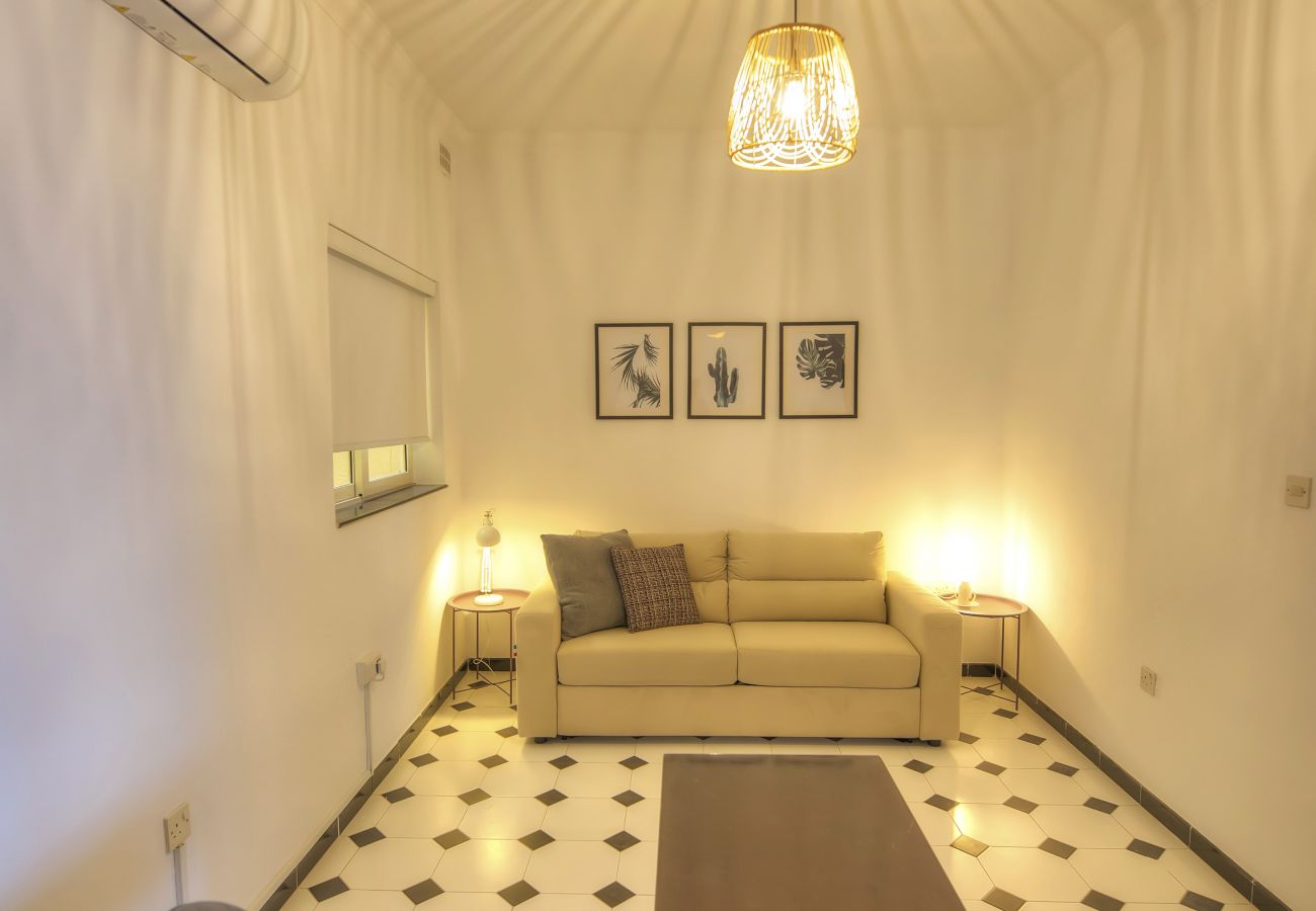 Apartamento en Sliema - Beautifully furnished seafront 4 bedrooms GOSLM4