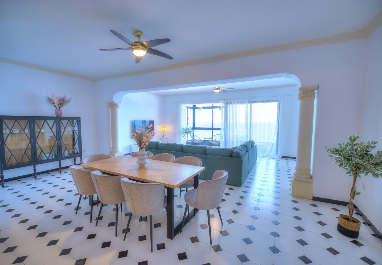 Apartamento en Sliema - Beautifully furnished seafront 4 bedrooms GOSLM4