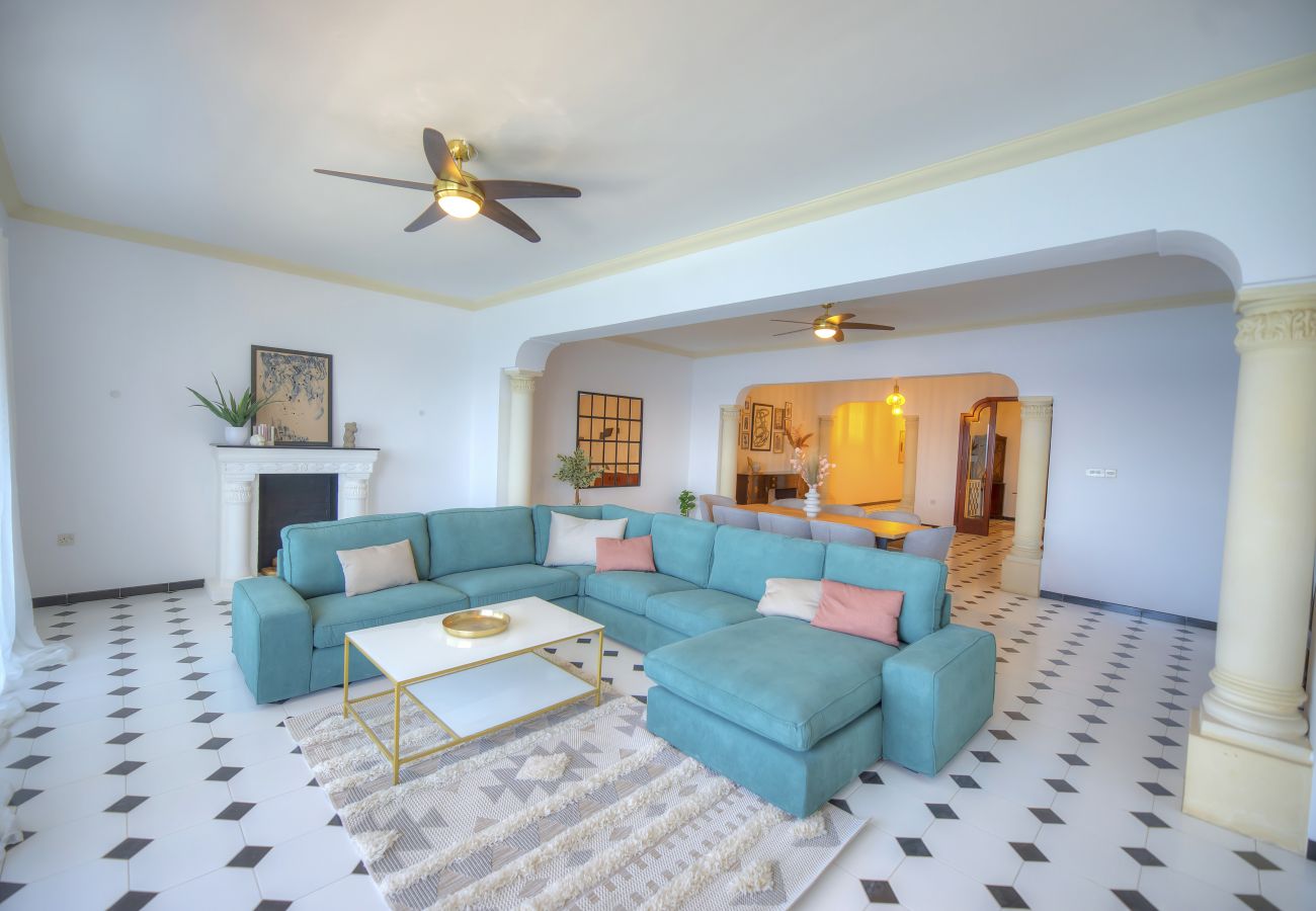 Apartamento en Sliema - Beautifully furnished seafront 4 bedrooms GOSLM4