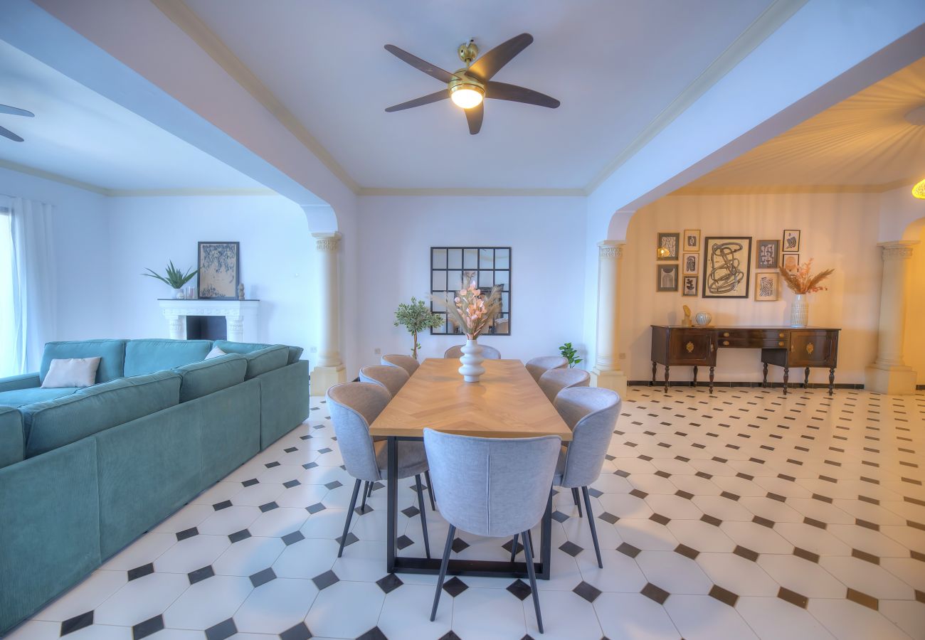 Apartamento en Sliema - Beautifully furnished seafront 4 bedrooms GOSLM4