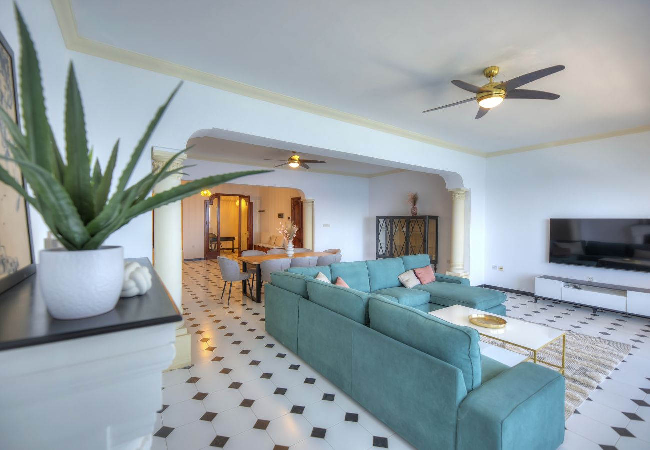 Apartamento en Sliema - Beautifully furnished seafront 4 bedrooms GOSLM4