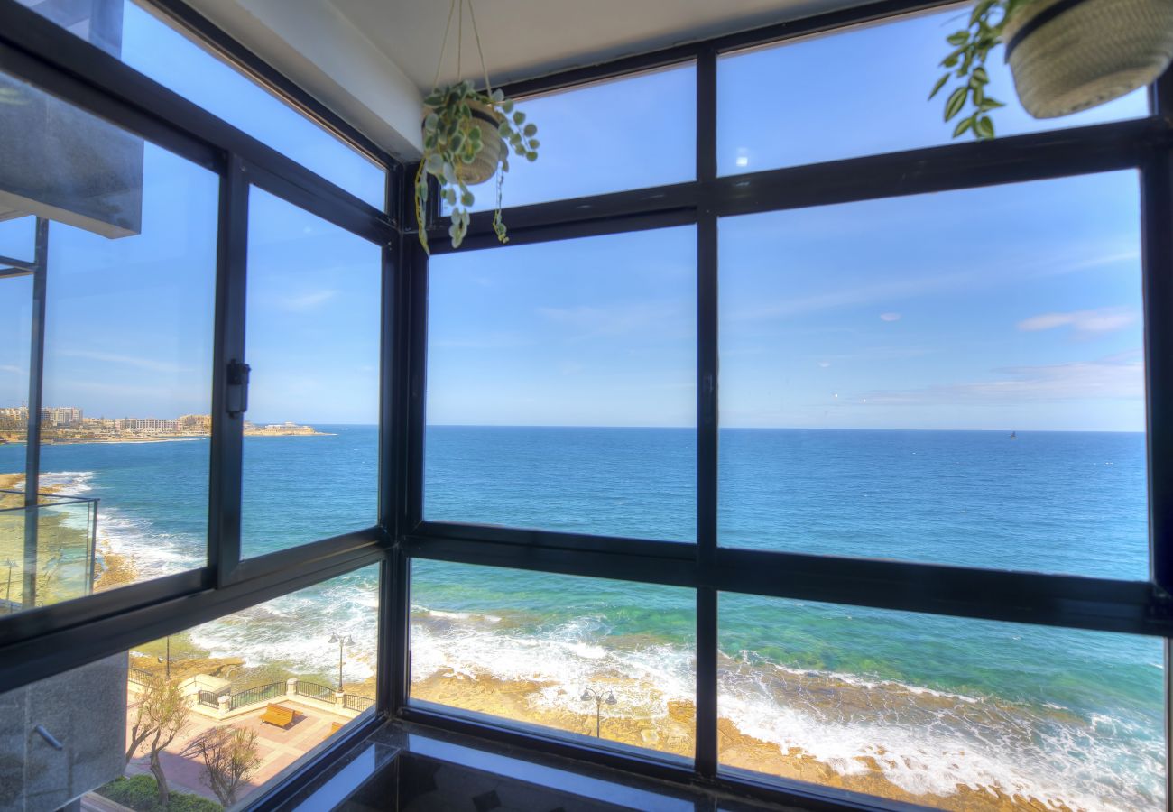 Apartamento en Sliema - Beautifully furnished seafront 4 bedrooms GOSLM4