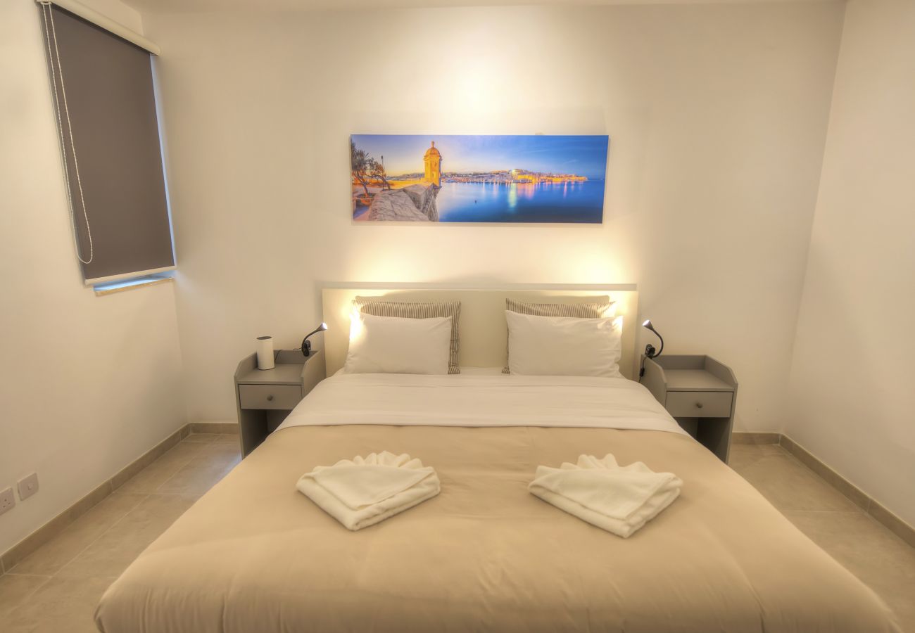 Apartamento en Swieqi - Spacious & Tastefully furnished 3 bedrooms RCUT1-1