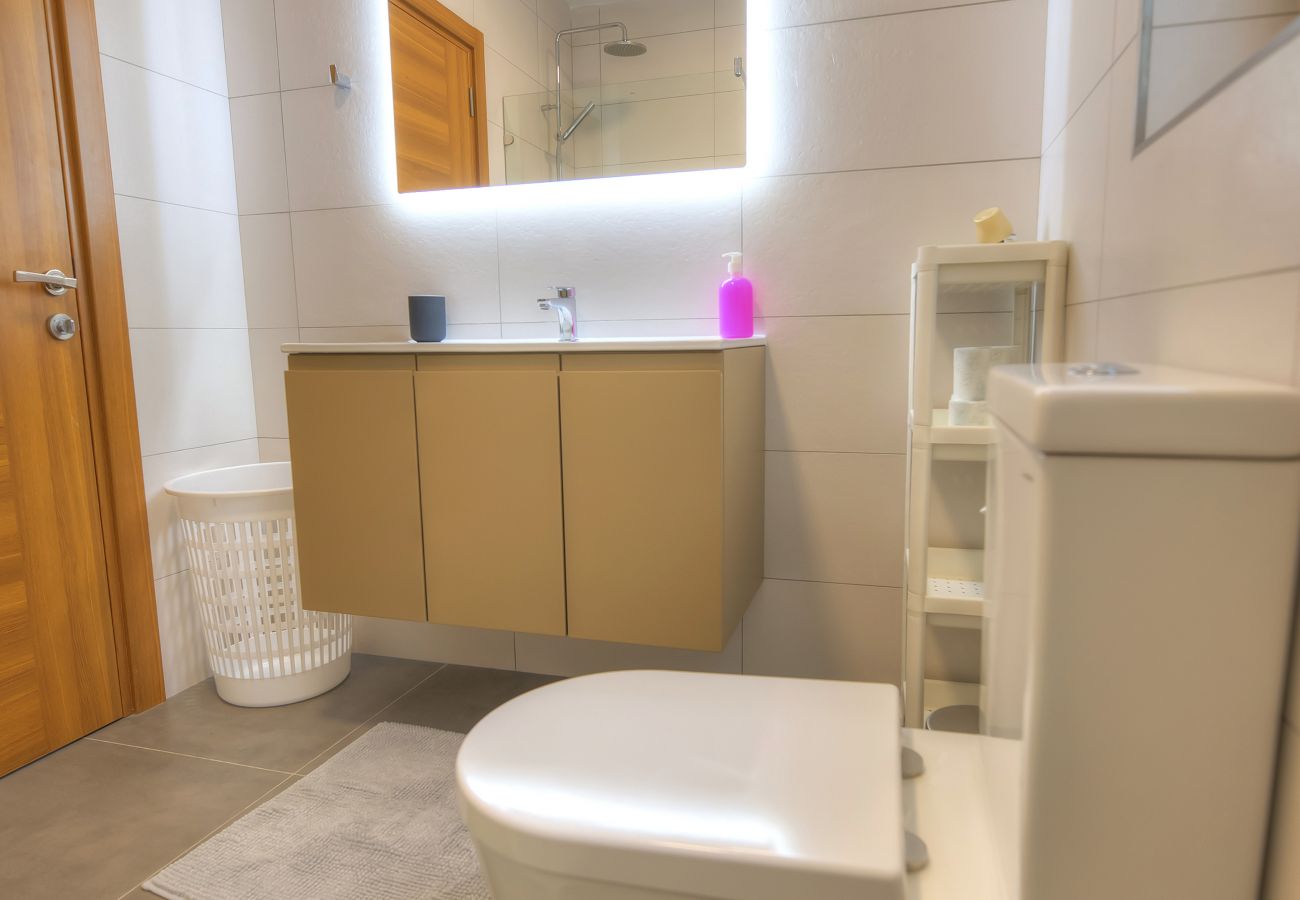 Apartamento en Swieqi - Spacious & Tastefully furnished 3 bedrooms RCUT1-1