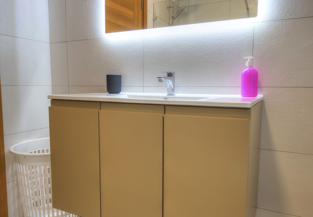 Apartamento en Swieqi - Spacious & Tastefully furnished 3 bedrooms RCUT1-1