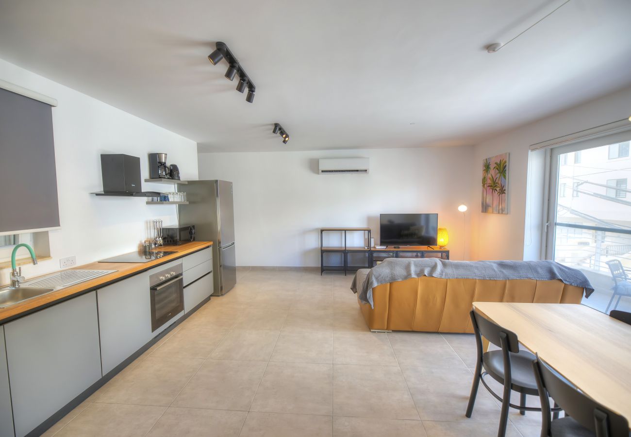 Apartamento en Swieqi - Spacious & Tastefully furnished 3 bedrooms RCUT1-1