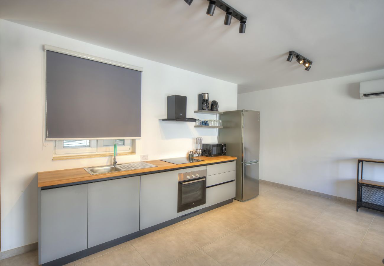 Apartamento en Swieqi - Spacious & Tastefully furnished 3 bedrooms RCUT1-1
