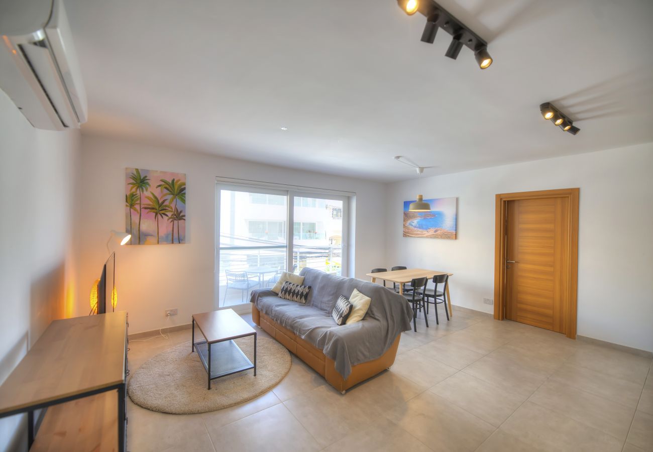Apartamento en Swieqi - Spacious & Tastefully furnished 3 bedrooms RCUT1-1