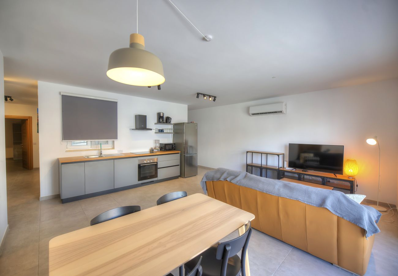 Apartamento en Swieqi - Spacious & Tastefully furnished 3 bedrooms RCUT1-1