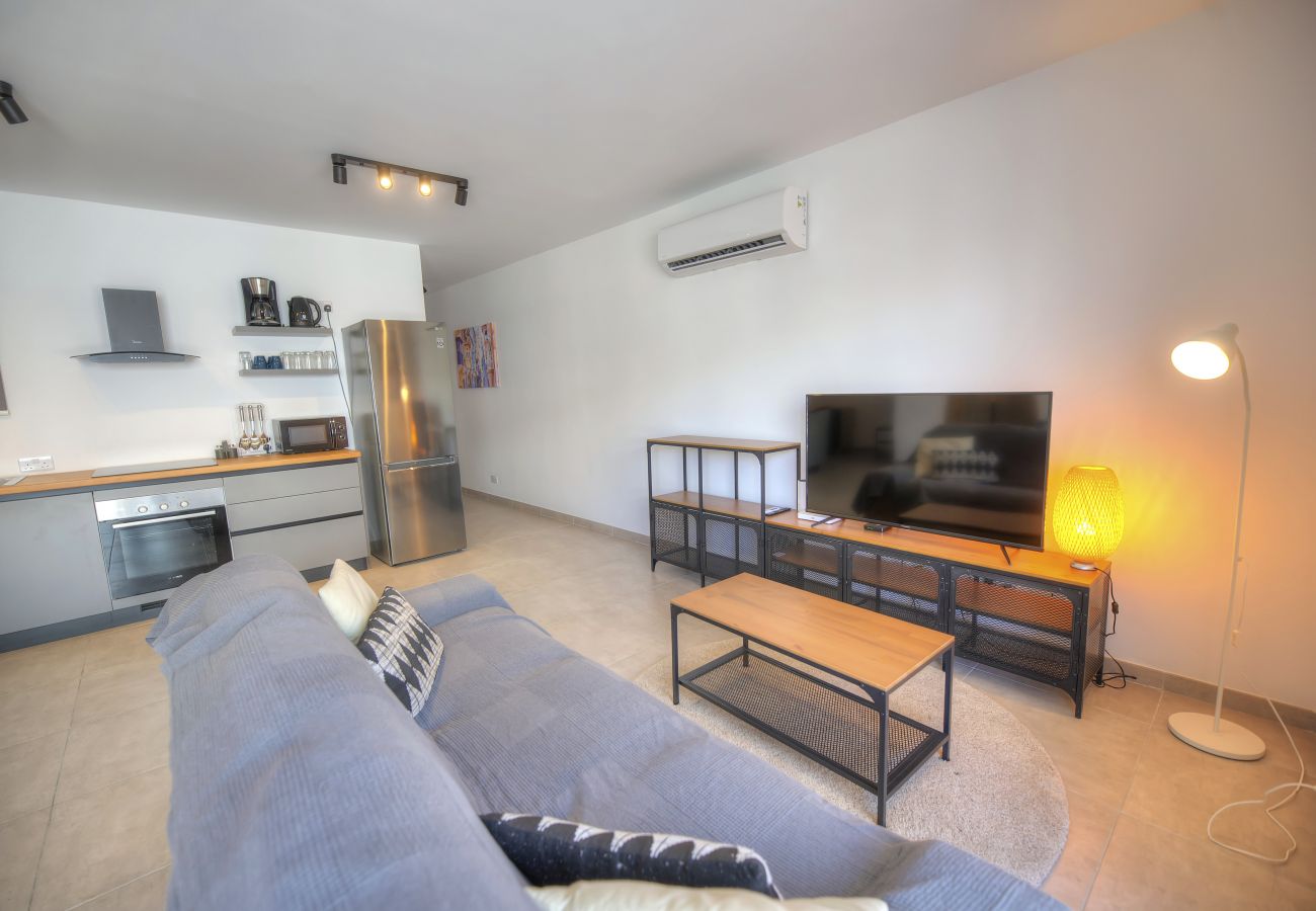 Apartamento en Swieqi - Spacious & Tastefully furnished 3 bedrooms RCUT1-1