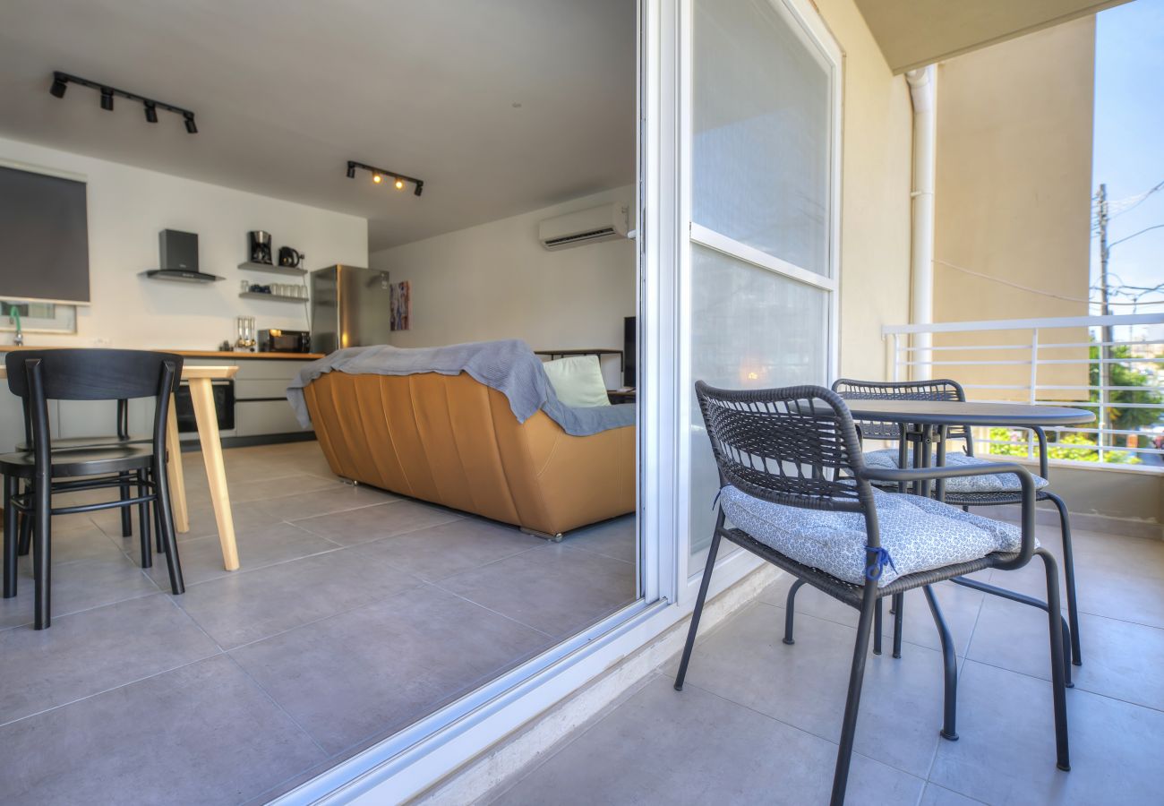 Apartamento en Swieqi - Spacious & Tastefully furnished 3 bedrooms RCUT1-1