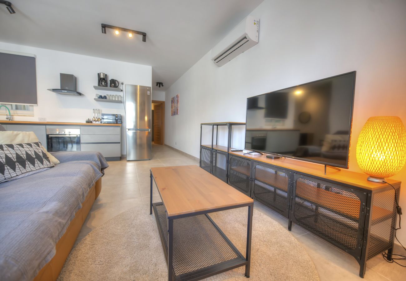 Apartamento en Swieqi - Spacious & Tastefully furnished 3 bedrooms RCUT1-1