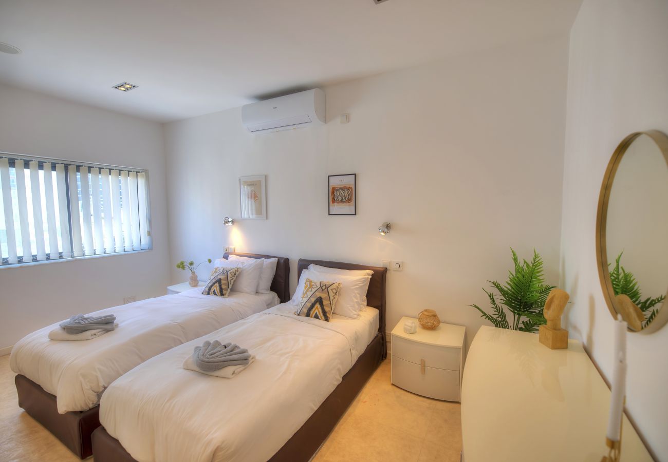 Apartamento en Sliema - Spacious 3bedrooms with spectacular views GOSLM-6