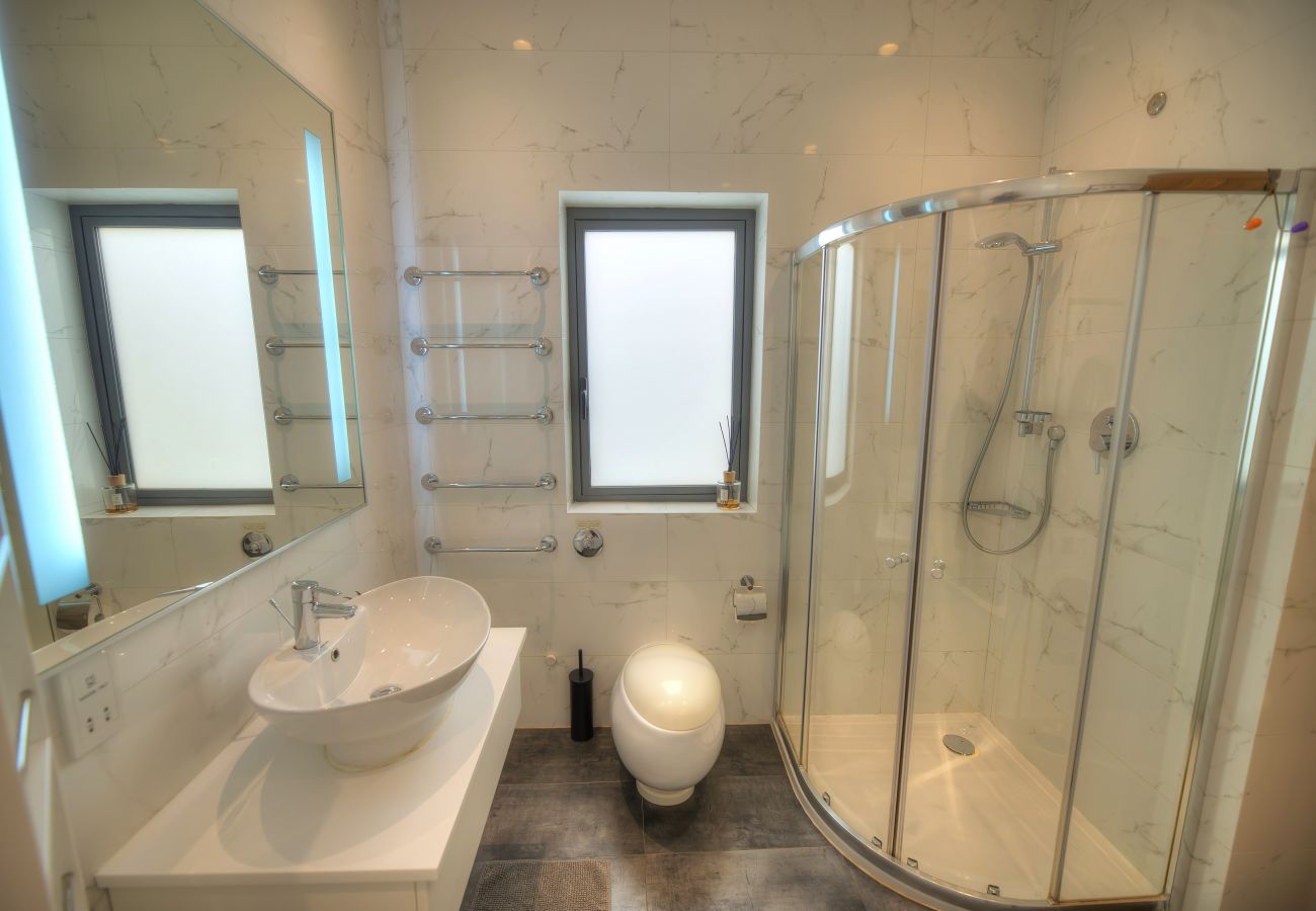 Apartamento en Sliema - Spacious 3bedrooms with spectacular views GOSLM-6