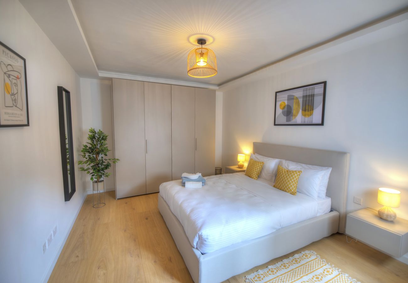 Apartamento en Sliema - Large & beautifully furnished 2 bedrooms ABON1-1
