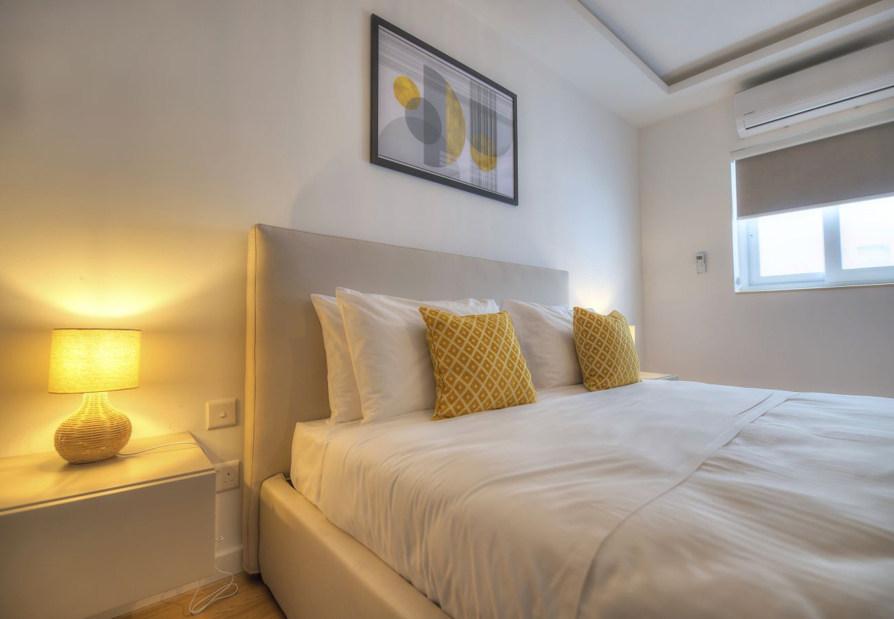 Apartamento en Sliema - Large & beautifully furnished 2 bedrooms ABON1-1