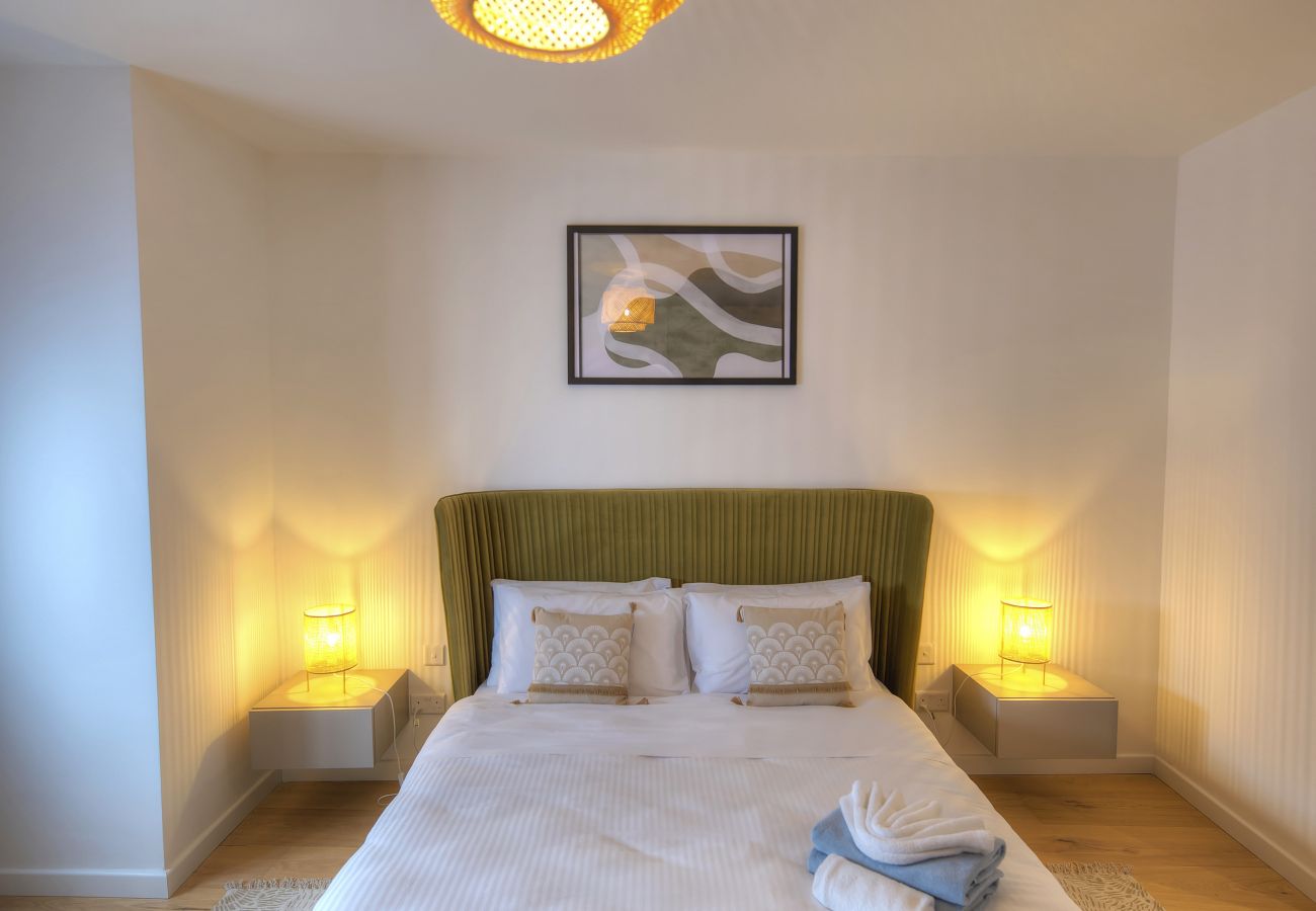 Apartamento en Sliema - Large & beautifully furnished 2 bedrooms ABON1-1