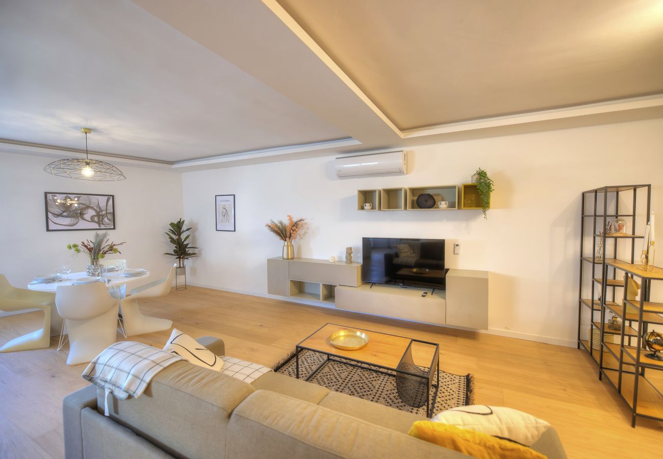 Apartamento en Sliema - Large & beautifully furnished 2 bedrooms ABON1-1
