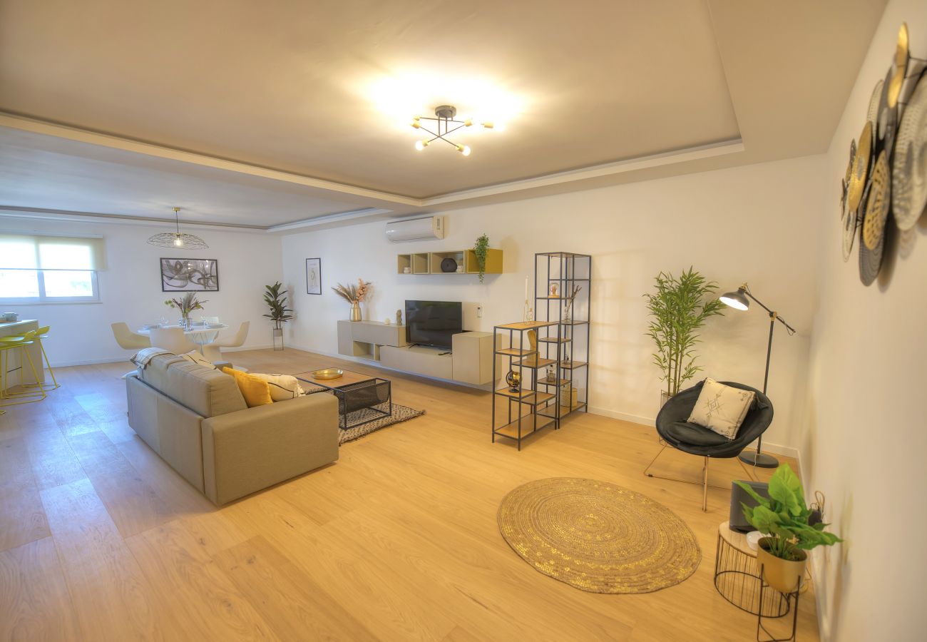 Apartamento en Sliema - Large & beautifully furnished 2 bedrooms ABON1-1