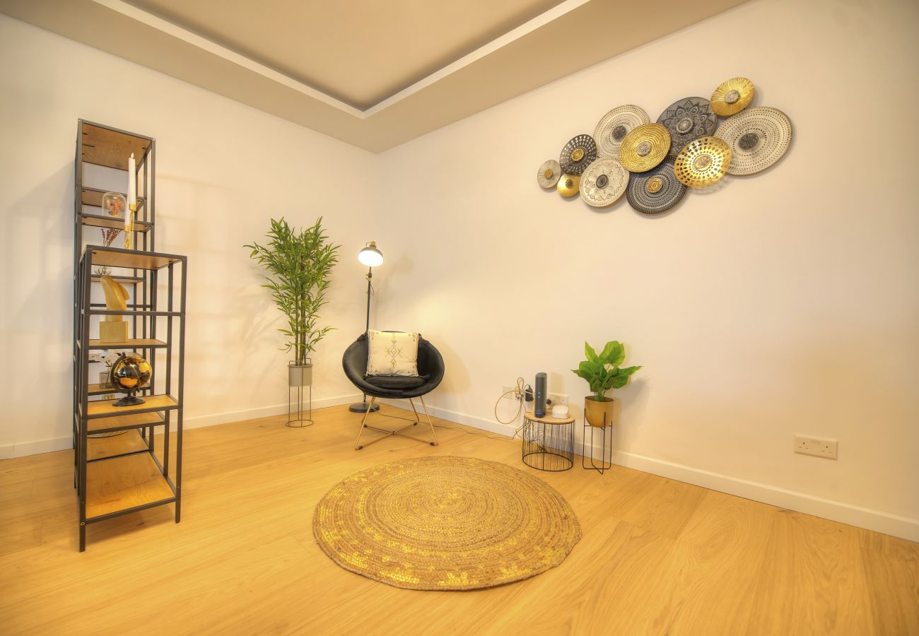 Apartamento en Sliema - Large & beautifully furnished 2 bedrooms ABON1-1