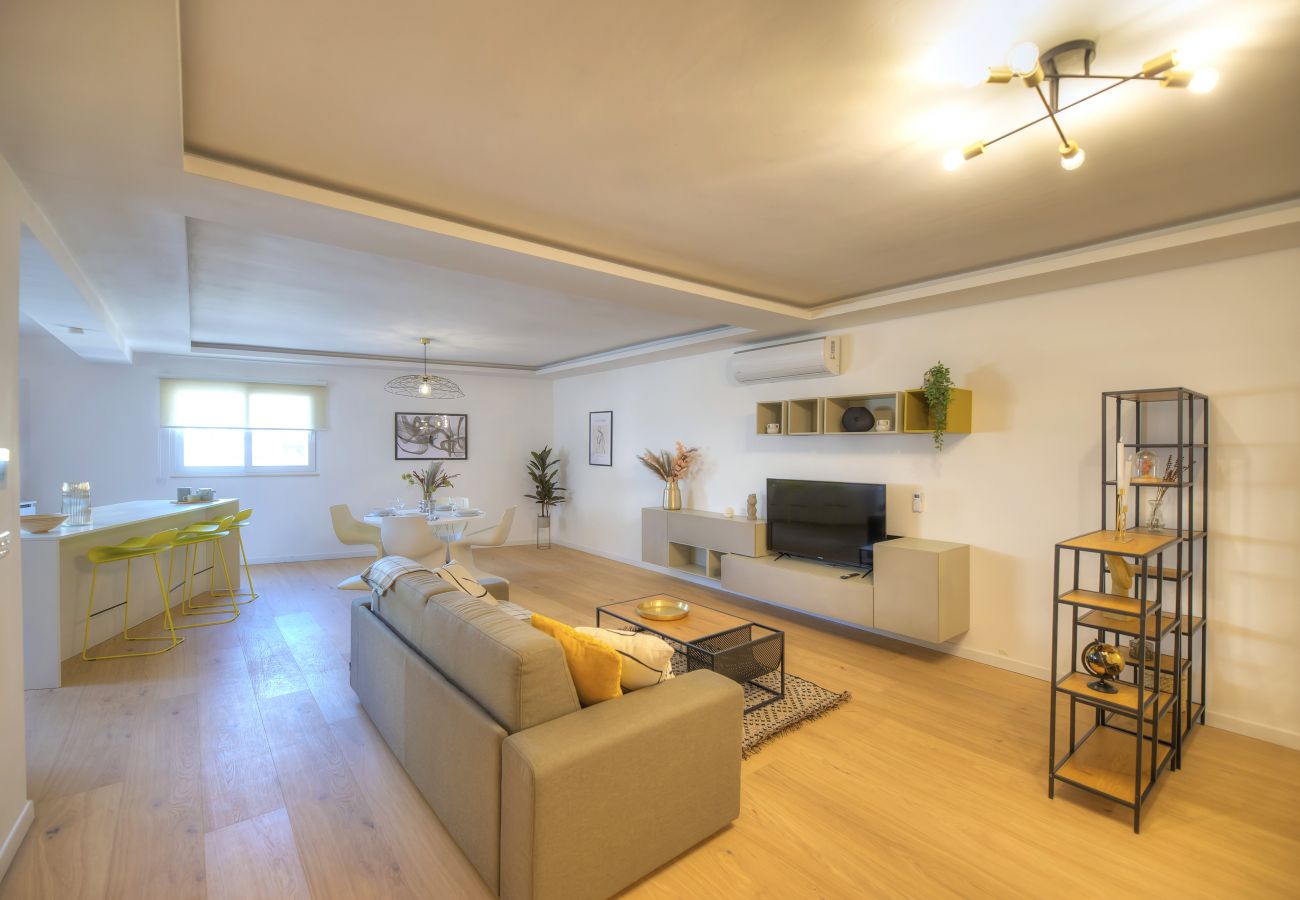 Apartamento en Sliema - Large & beautifully furnished 2 bedrooms ABON1-1