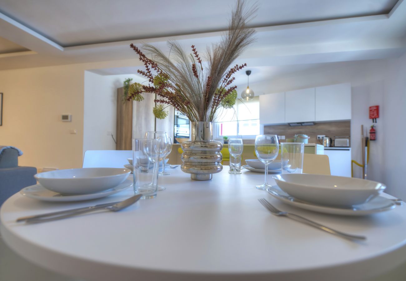 Apartamento en Sliema - Large & beautifully furnished 2 bedrooms ABON1-1