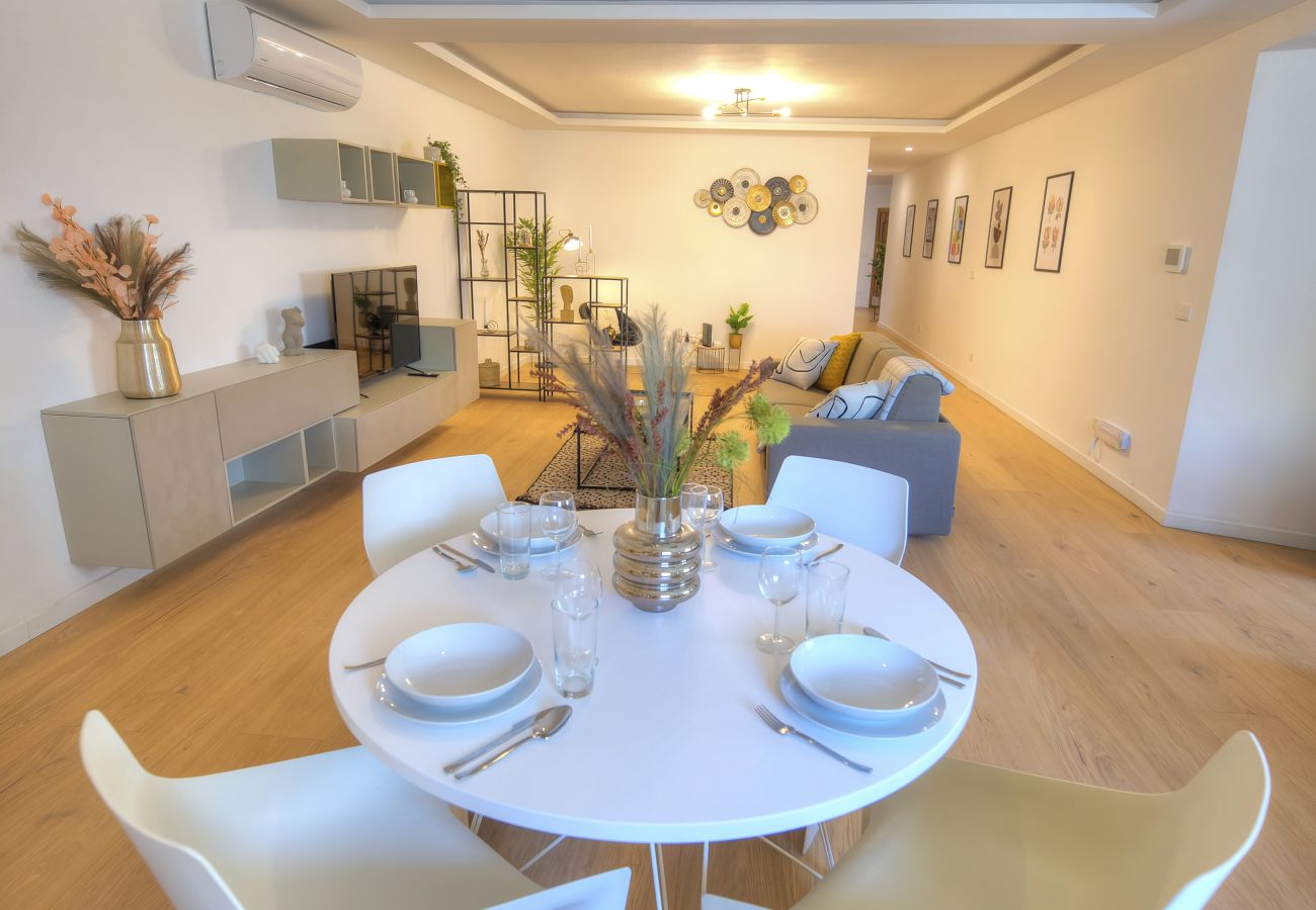 Apartamento en Sliema - Large & beautifully furnished 2 bedrooms ABON1-1