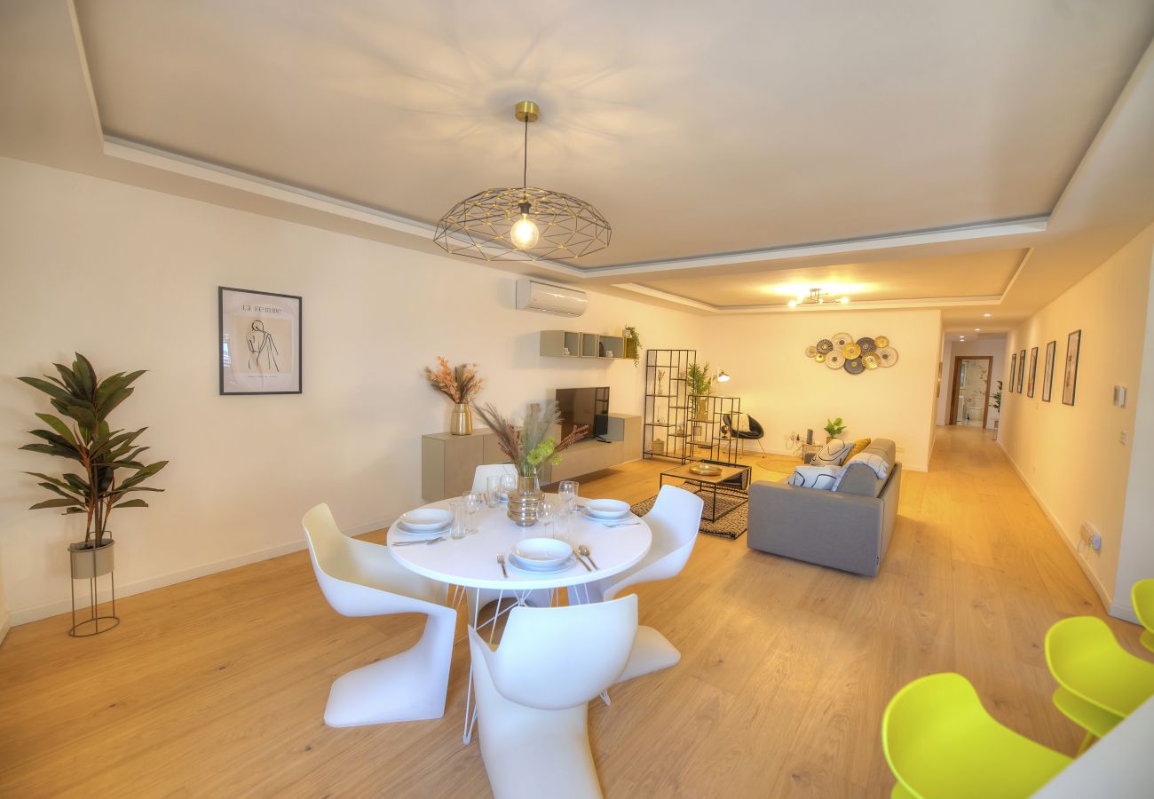 Apartamento en Sliema - Large & beautifully furnished 2 bedrooms ABON1-1